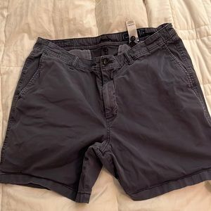 Vineyard Vines 7 inch island short